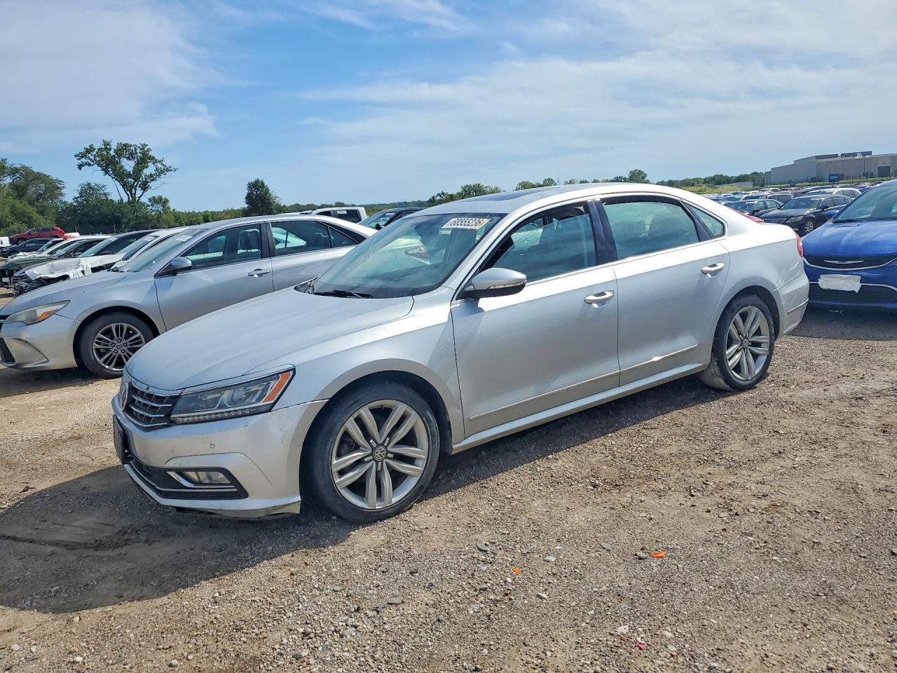 2017 VOLKSWAGEN PASSAT SE — Front 3/4