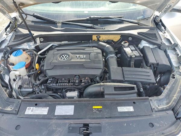 2017 VOLKSWAGEN PASSAT SE — Engine bay