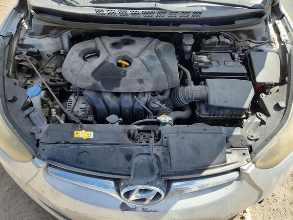 2015 HYUNDAI ELANTRA GLS(Middle) — Engine bay