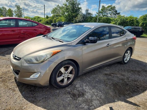 2013 HYUNDAI ELANTRA