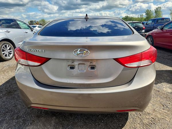 2013 HYUNDAI ELANTRA