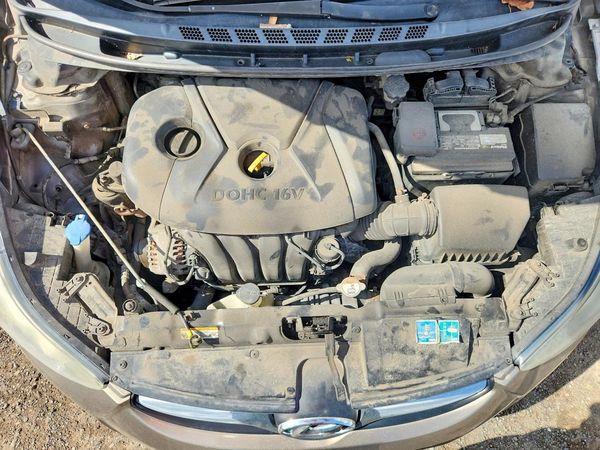 2013 HYUNDAI ELANTRA