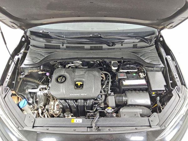 2021 HYUNDAI KONA SEL — Engine bay