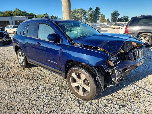 2016 JEEP COMPASS Latitude — Passenger 3/4