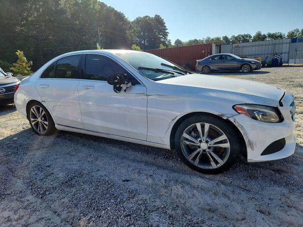 2017 MERCEDES-BENZ C-CLASS C300 — Passenger 3/4