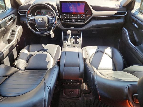 2023 TOYOTA HIGHLANDER