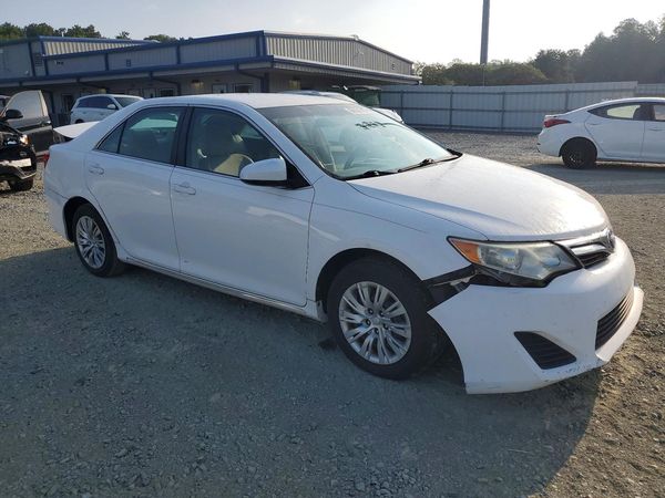2013 TOYOTA CAMRY — Passenger 3/4