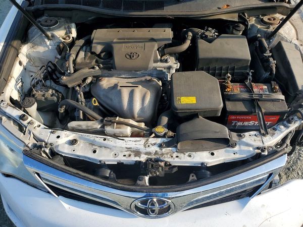 2013 TOYOTA CAMRY — Engine bay