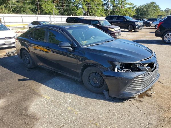 2018 TOYOTA CAMRY L/LE/SE/XLE — Passenger 3/4