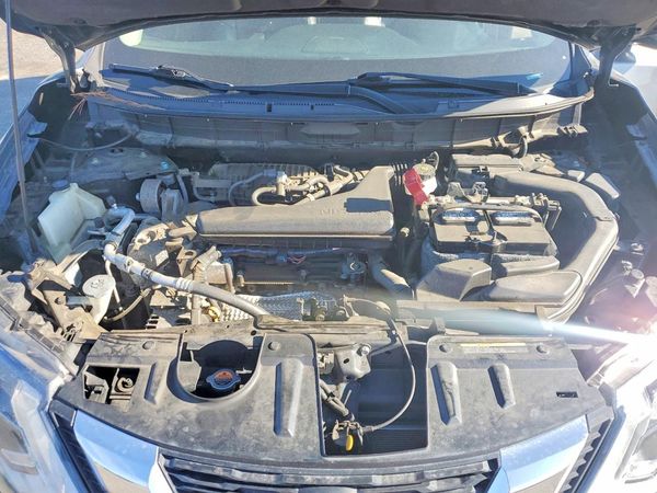 2018 NISSAN ROGUE — Engine bay