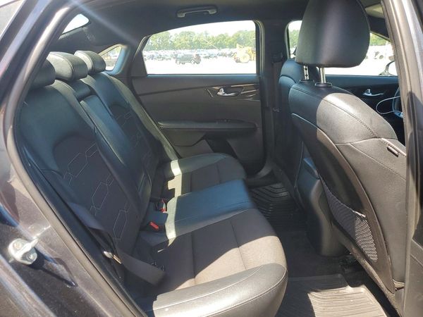 2022 KIA FORTE GT Line