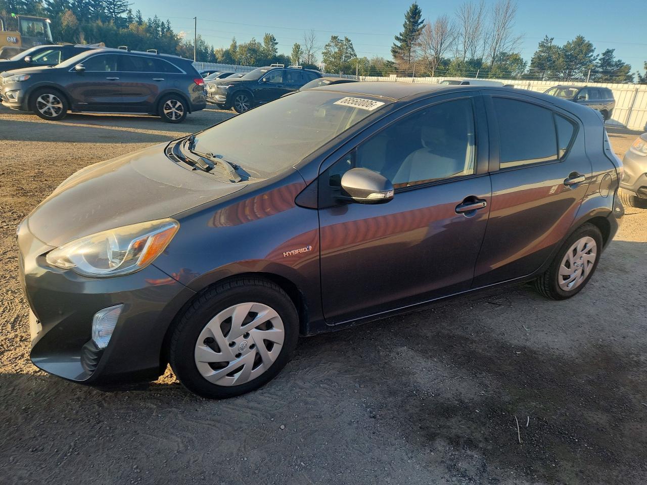 2016 TOYOTA PRIUS — Front 3/4