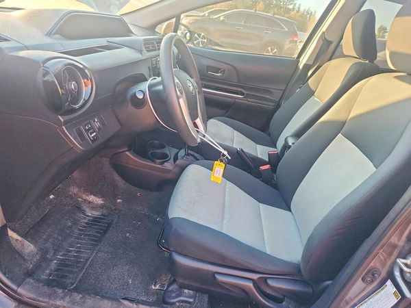 2016 TOYOTA PRIUS — DENT