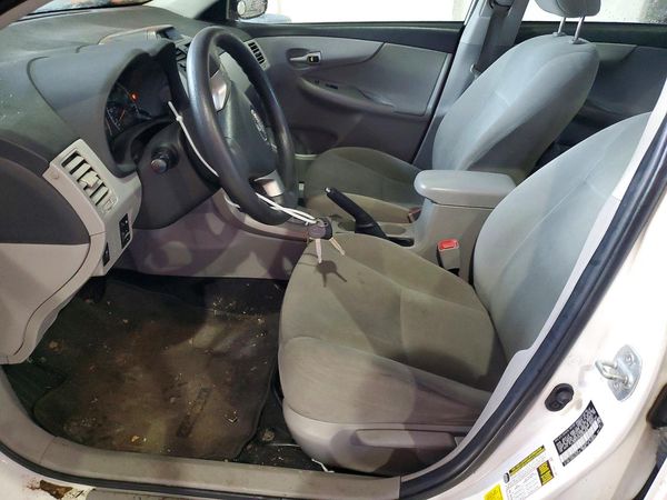 2013 TOYOTA COROLLA — DENT
