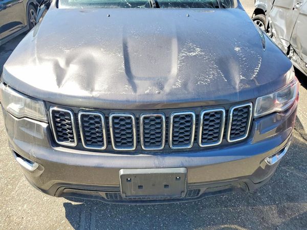 2021 JEEP CHEROKEE Laredo — Engine bay