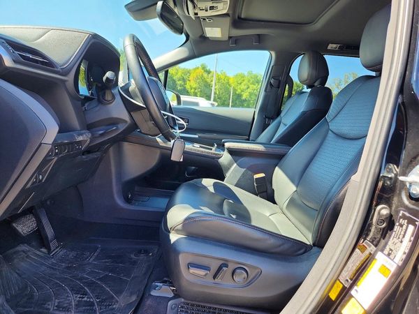 2022 TOYOTA SIENNA XSE