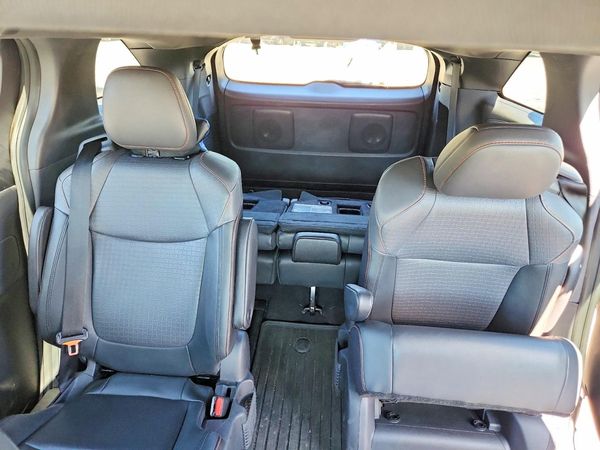 2022 TOYOTA SIENNA XSE