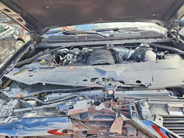 2017 CHEVROLET SILVERADO LT — Engine bay