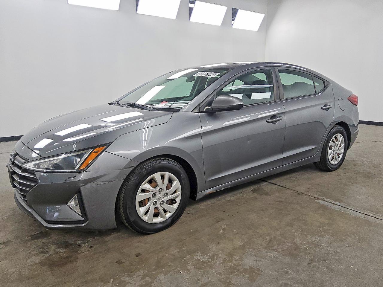 2019 HYUNDAI ELANTRA SE — Front 3/4