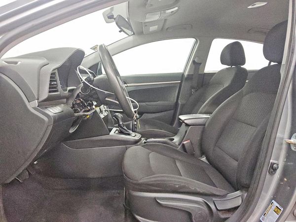2019 HYUNDAI ELANTRA SE — DENT