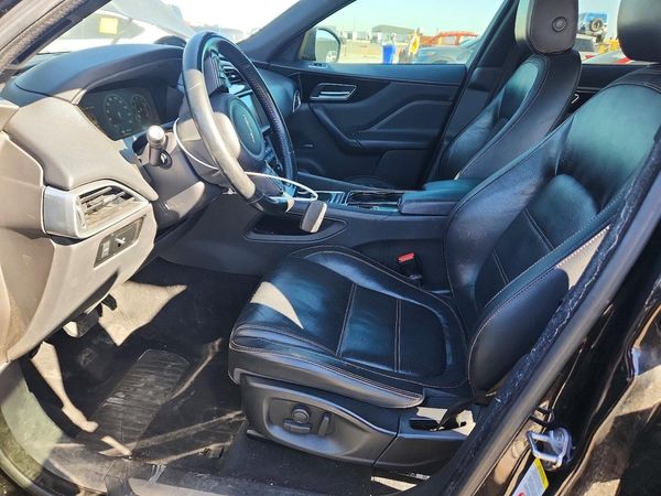 2017 JAGUAR F-PACE