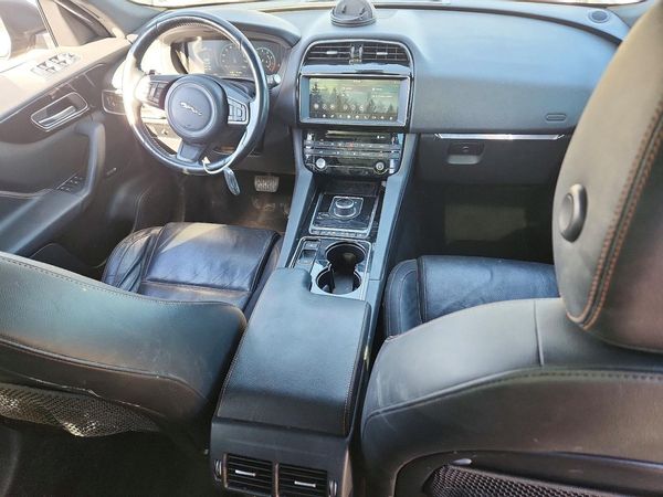 2017 JAGUAR F-PACE