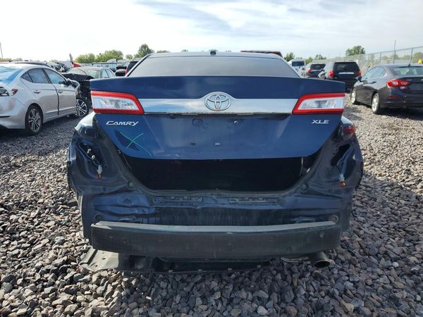 2014 TOYOTA CAMRY