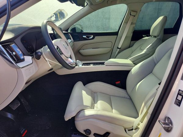 2026 VOLVO XC60 Ultra Dark — DENT