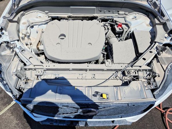 2026 VOLVO XC60 Ultra Dark — Engine bay