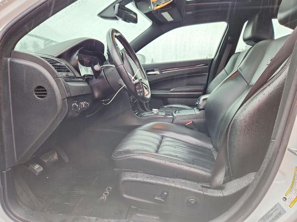 2017 CHRYSLER 300 300S — DENT