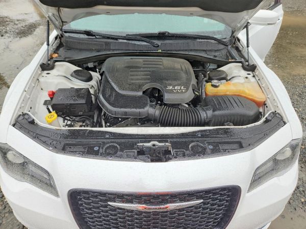 2017 CHRYSLER 300 300S — Engine bay