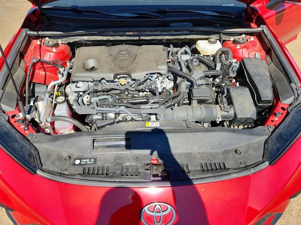 2025 TOYOTA CAMRY — Engine bay