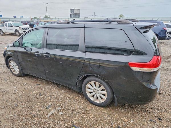2013 TOYOTA SIENNA — DSRA