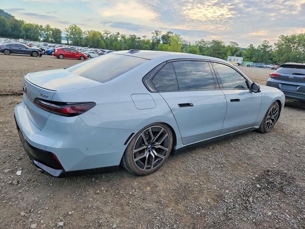 2023 BMW 760