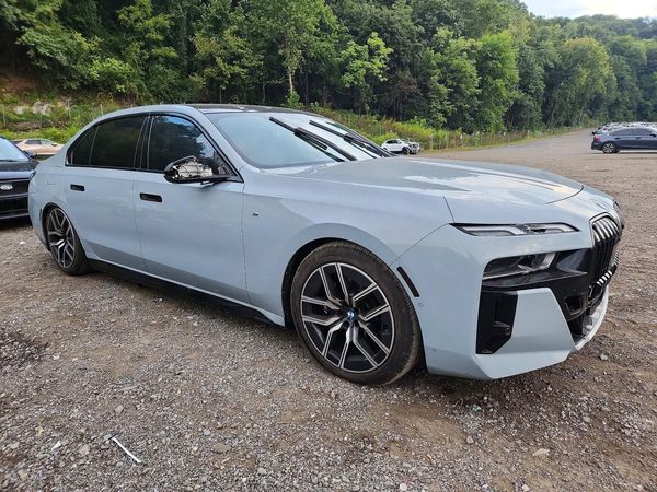 2023 BMW 760