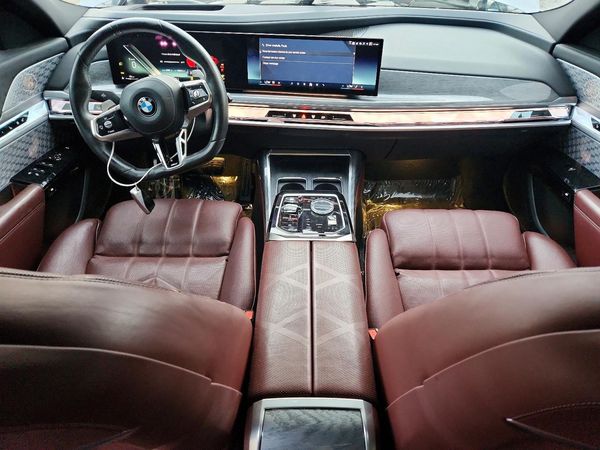 2023 BMW 760