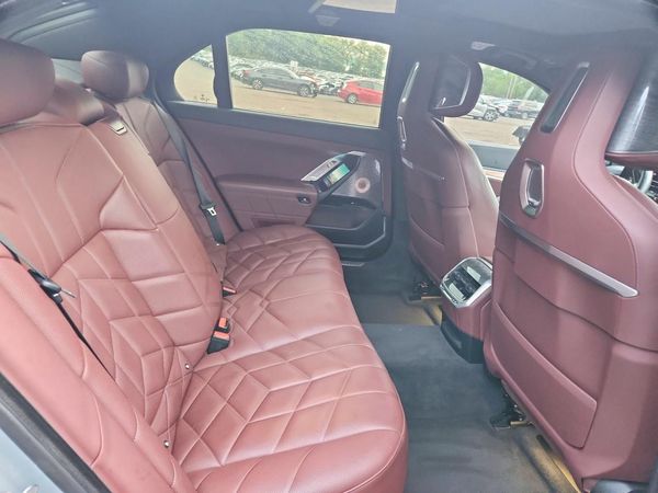 2023 BMW 760