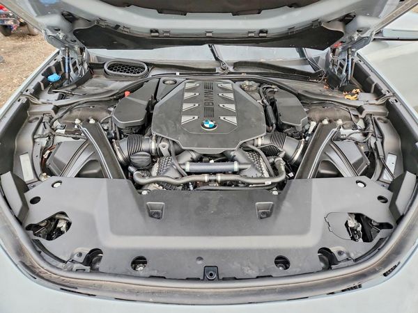 2023 BMW 760