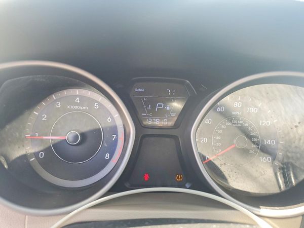 2015 HYUNDAI ELANTRA GLS(Middle)