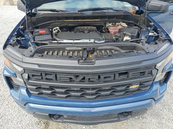 2024 CHEVROLET SILVERADO Custom — Engine bay