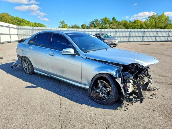 2013 MERCEDES-BENZ C-CLASS C300 — Passenger 3/4