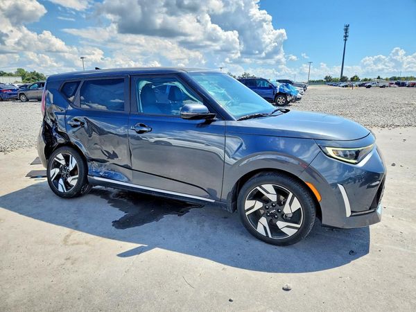 2025 KIA SOUL GT-Line — Passenger 3/4
