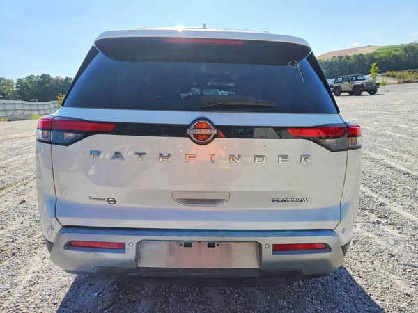 2024 NISSAN PATHFINDER PLATINUM — DIRR