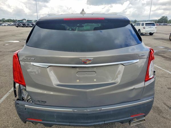 2017 CADILLAC XT5