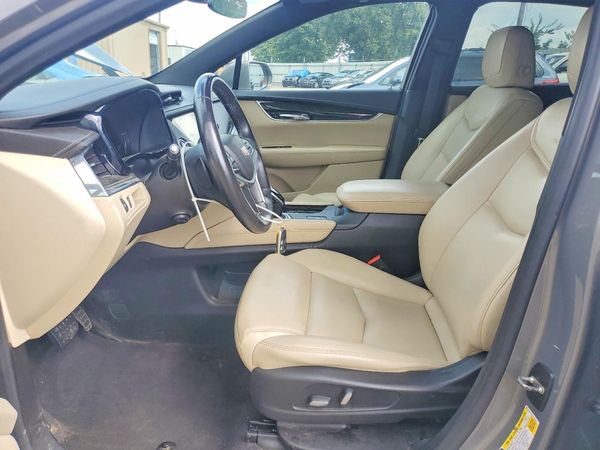2017 CADILLAC XT5