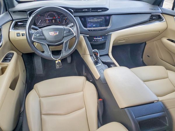 2017 CADILLAC XT5