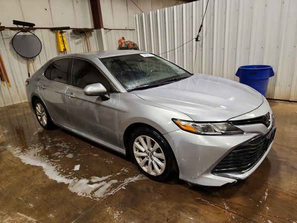 2019 TOYOTA CAMRY — Passenger 3/4