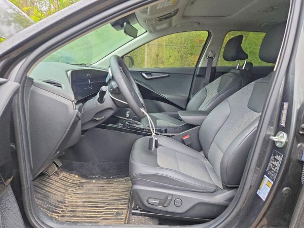 2023 KIA NIRO EX