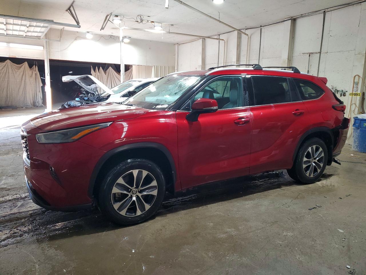 2022 TOYOTA HIGHLANDER XLE
