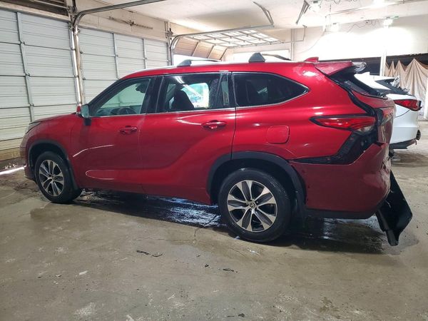2022 TOYOTA HIGHLANDER XLE